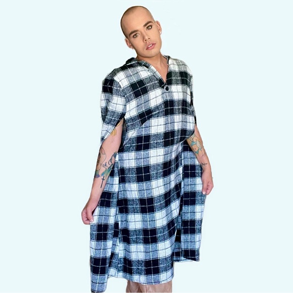 Extra Long Flannel futuristic design trend setting medium NWT - Picture 1 of 3